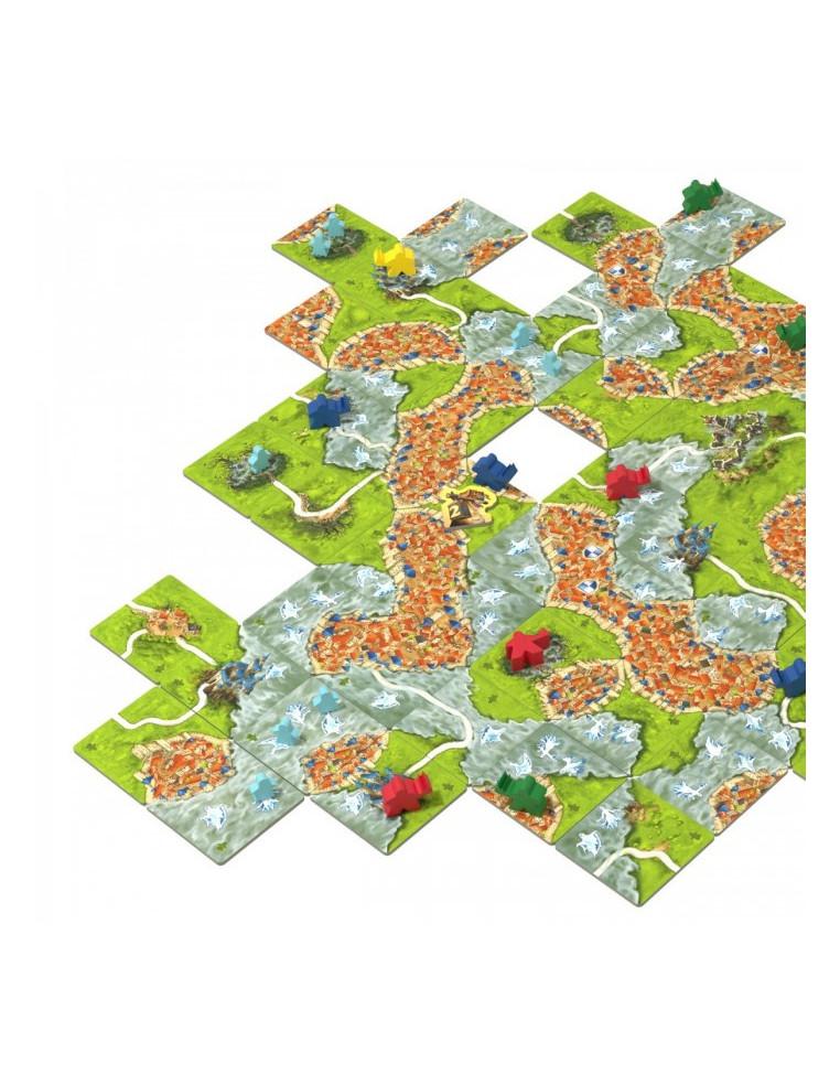 Niebla en Carcassonne  - Esta edición completamente independiente, pero compatible con el juego clásico original Carcassonne, cu