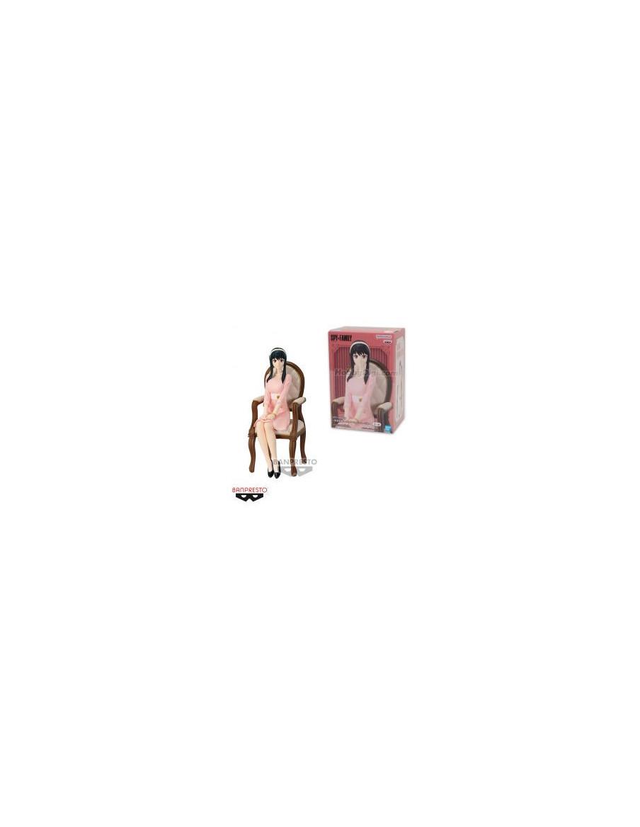 Figura Yor Sentada. Spy x Family  - Figura Yor Sentada con vestido rosa silla incluida Spy x Family