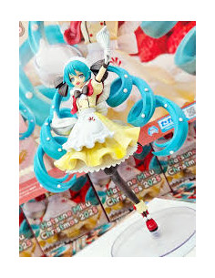 Figure Character Vocal Series 01 Hatsune Miku Christmas 2025 Luminasta PVC Statue. sega 2